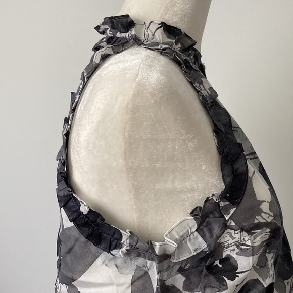 Express Black and White Splatter Floral Print Top - Picture 6 of 8